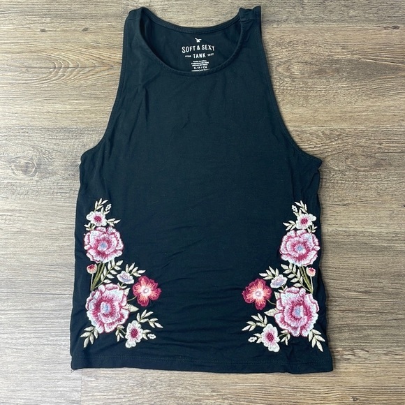 American Eagle Women’s Black Pink Floral Cropped Soft & Sexy Tank, size Small - Picture 1 of 7